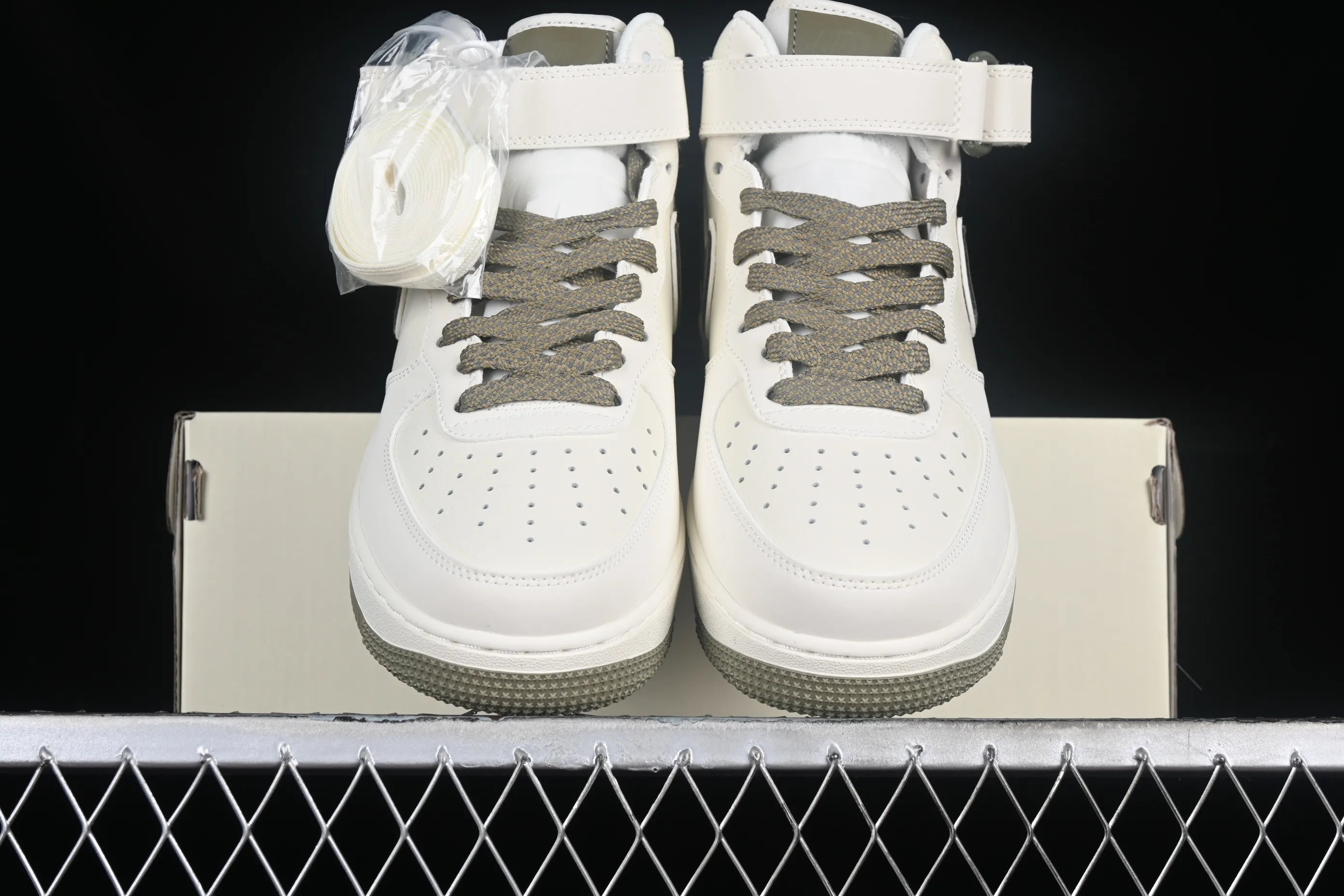 All categories Nk Air Force 1 Air Force series Nk Air Force 1 Mid Air Force mid-top Nk Air Force 1'07 Mid beige green hook Starry Air Force One mid-top casual sneakers SH0235-577